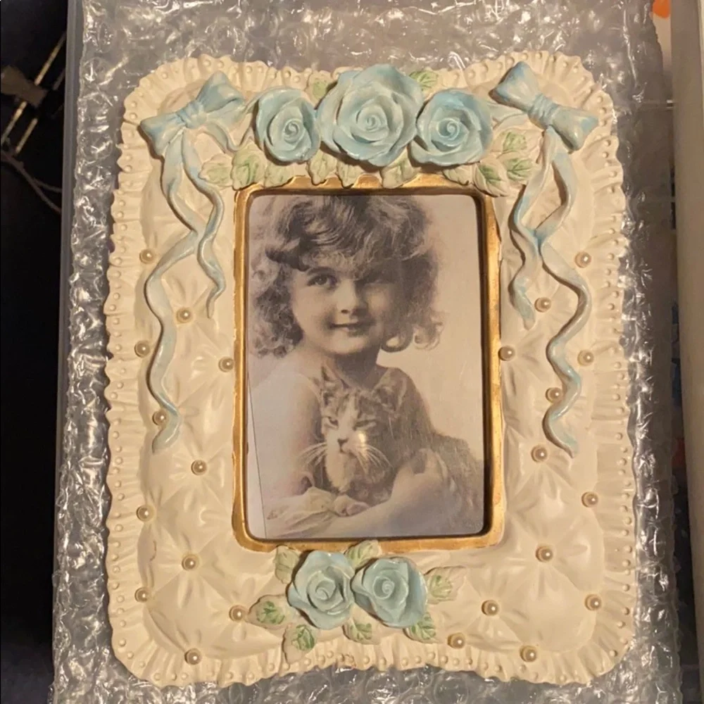 Victorian White and Blue Picture Frame